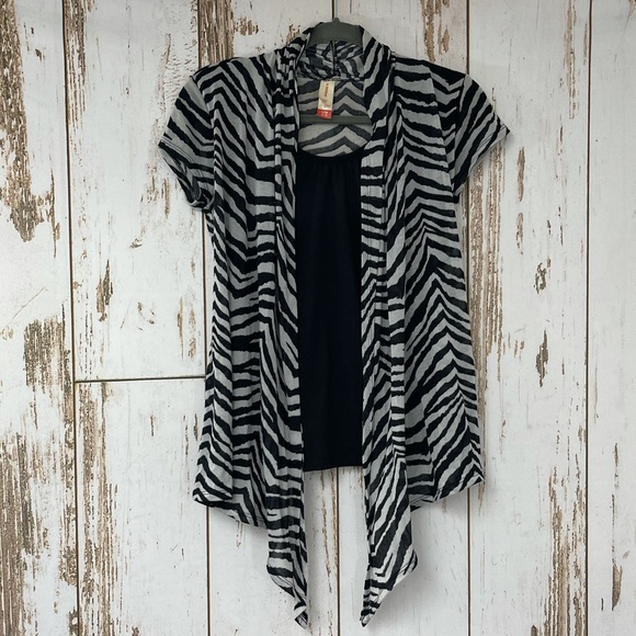 No Boundaries Zebra Mock Layer Blouse Size small, excellent condition! - Picture 1 of 7